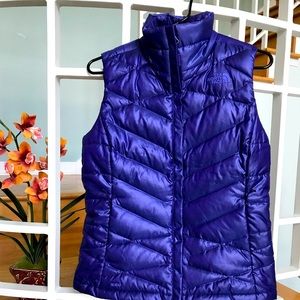 North face Vest rarely used looks almost new!